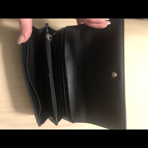 Michael Kors Wallet - Picture 3 of 3
